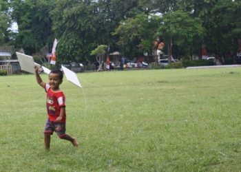 Mencari Kesejukan di Lapangan Puputan