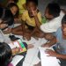 Menyalakan Harapan Anak-anak Pedagang Buah