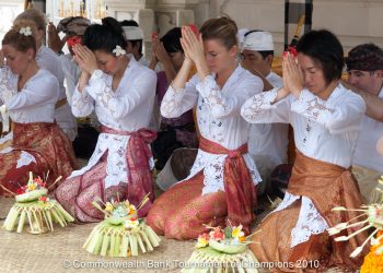 Aksi Bintang di Luar Lapangan