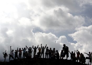 Keindahan Tebing dan Danau Batur