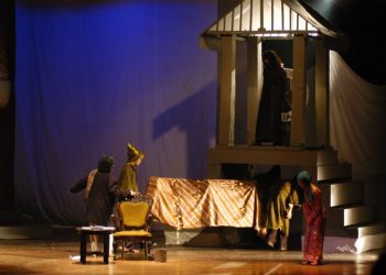 Teater Sumur Tanpa Dasar di Bali