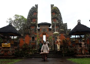 Mengenal Pura Bukit Dharma Durga Kutri Gianyar