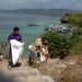Membersihkan Sampah di Pulau Menjangan