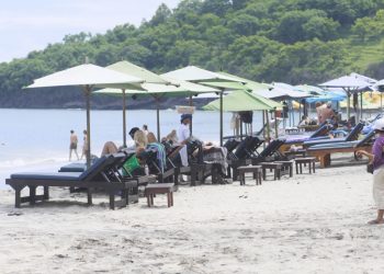 Agar Pariwisata Tak Meminggirkan Warga