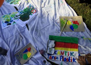 Joget Bareng Kampanye Diet Kantong Plastik