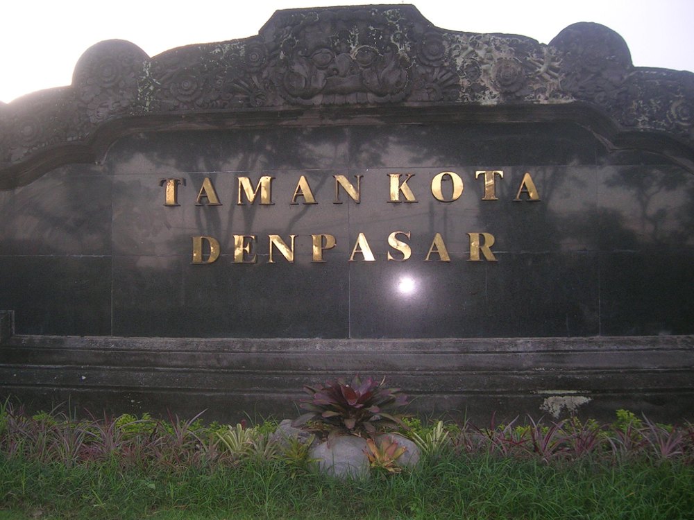 Cuci Mata dan Olahraga di Taman Kota