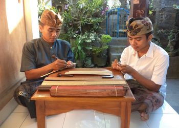 Aksara Bali dalam Perspektif Waktu