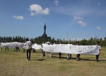 Aksi Warga Menolak Reklamasi Teluk Benoa