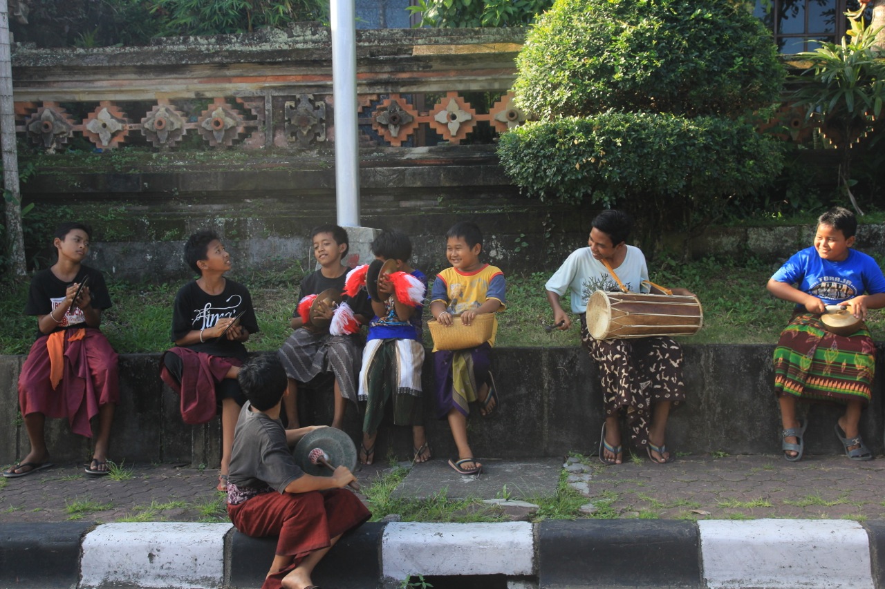 Barong Ngelawang Saat Galungan Kuningan