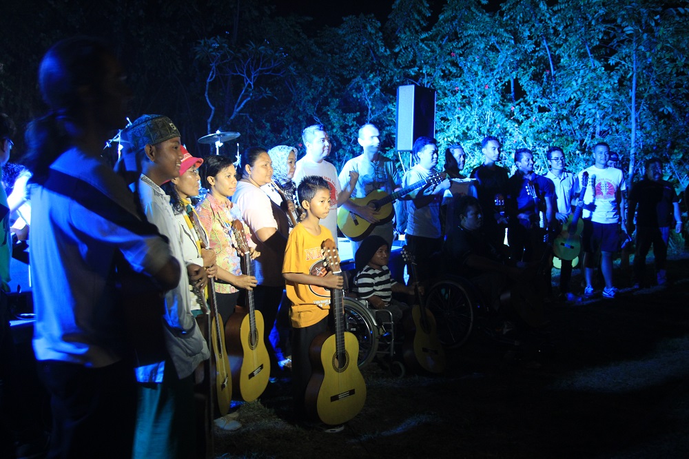 1.000 Gitar dari RSI untuk Anak Indonesia