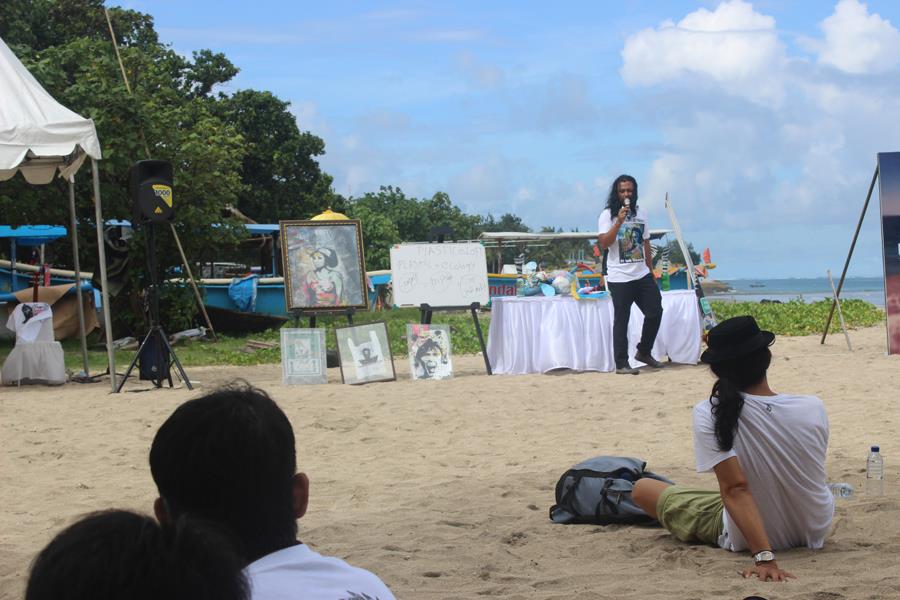 Plastikologi, Membalut Sampah dalam Seni