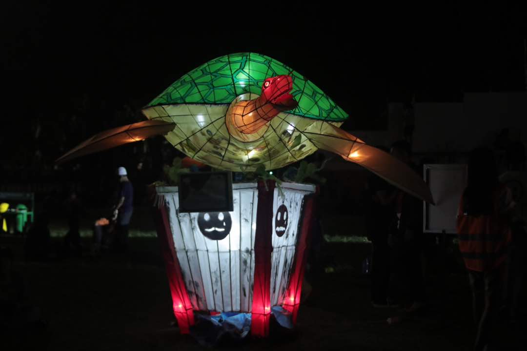 Malu Dong Festival, Spuit Besar Penyebar Formula