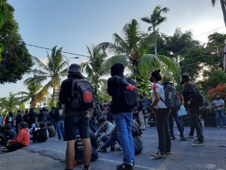Perjuangan Paramedis Jalanan Bali  BaleBengong id