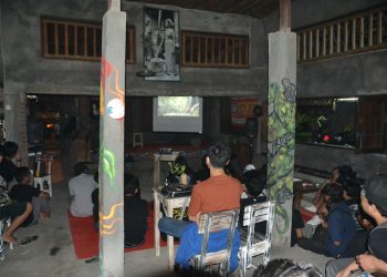 Nobar Film Kinipan Sambil Donasi Bencana NTT