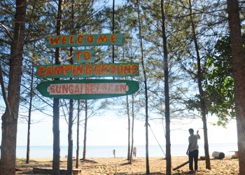 Camping Ground Sungai Belacan, adalah tempat yang biasa digunakan untuk turis bersantai saat berkunjung ke Pantai Paloh.