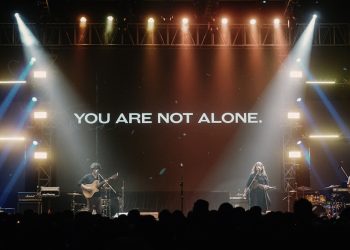 Video yang Dikonserkan dari Wake Up, Iris!