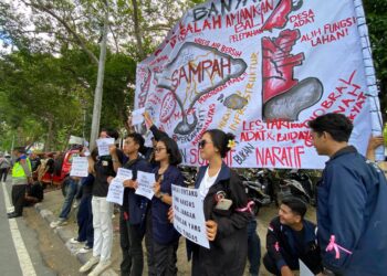 Aliansi Bali Menggugat di Momen Pendaftaran Cagub-Cawagub Bali