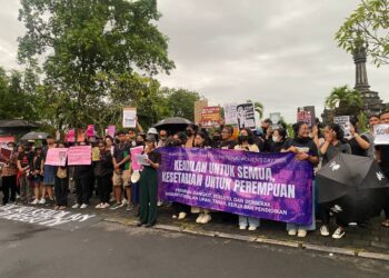 Aksi Bali Mengkritisi Kebijakan Bias Gender dan Tolak RUU TNI