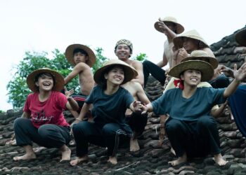 “Rahasia Bapak” Pertunjukan Tari Penuh Kekacauan