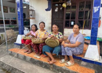 Para Perempuan di Balik Kerajinan Ate