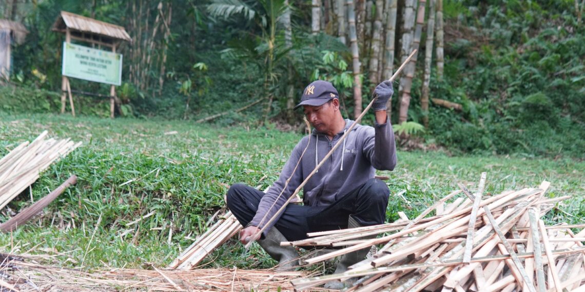 Gersang Dahulu, Tanam Bambu Kemudian. Air pun Mengalir