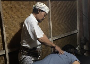 Pengobat Tradisional di antara Beragamnya Pengobatan Komplementer