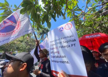 Aksi FSPM Bali Menuntut Hak Pekerja