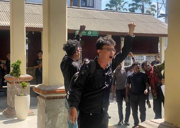 Tomy Wiria, Aktivis Bali Tidak Diam, Diputus Bersalah 6 Bulan Pengawasan